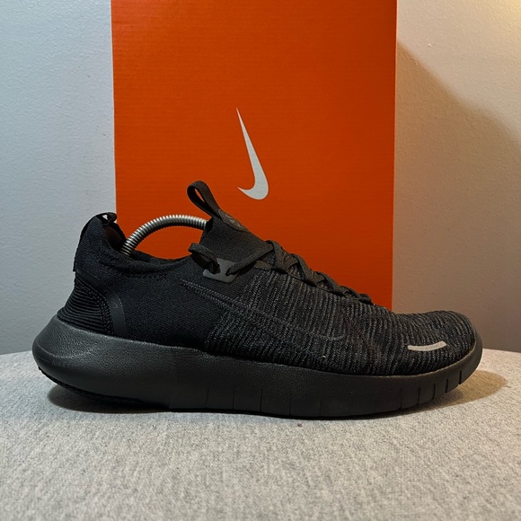 Nike Free Run Flyknit Next Nature Triple Black Men's Shoe Size 11.5 FB1276-001 - Picture 2 of 11